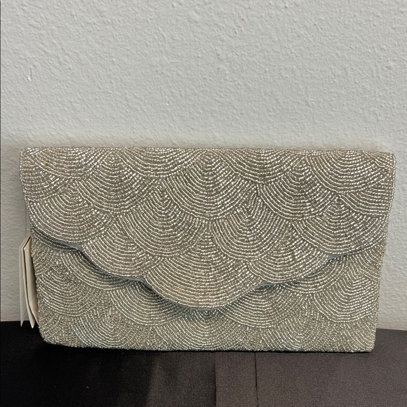 Antik Kraft | Silver Beaded Clutch